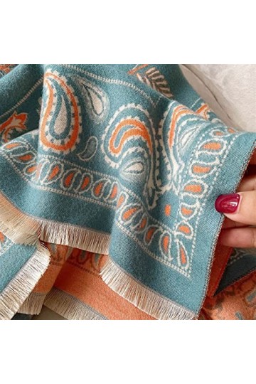 Femme Écharpe Châle dautomne et dhiver à lextérieur for plus de confort et de chaleur. La grande écharpe en laine est util