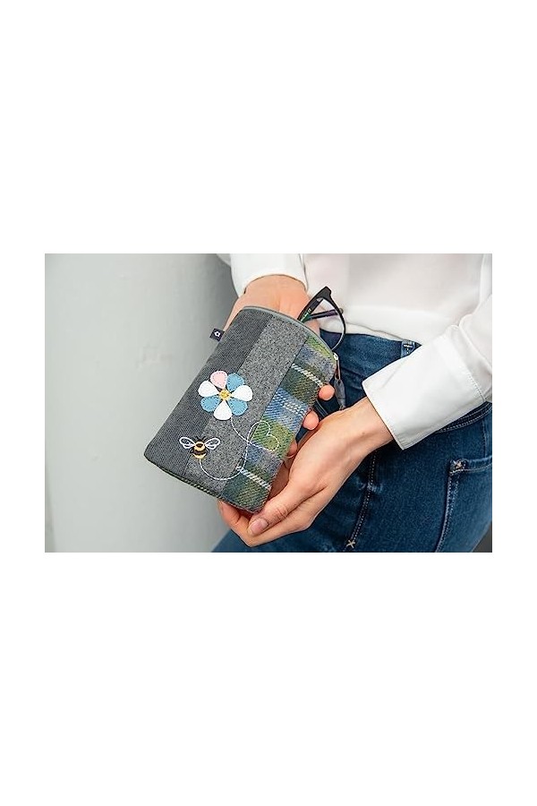 Earth Squared Étui de téléphone avec motif marguerites et abeilles, gris, taille unique